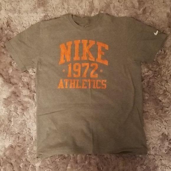 Nike Other - Nike t-shirt (size M)